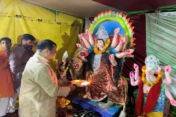 पट्टी खुलते ही गूंजे मां भगवती के जयकारे, रामनगर में नवरात्र पर देवी के दर्शन को उमड़े श्रद्धालु